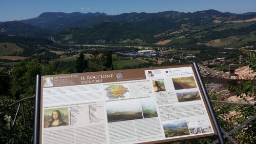 Vista Point Gioconda dal borgo di Pennabilli (RN)